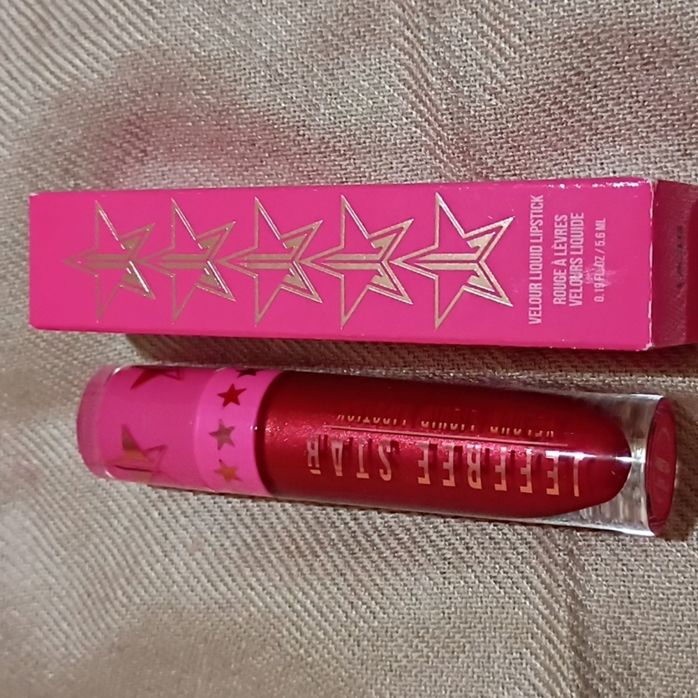 Jeffree Star Velour Liquid Lipstick - a Metallic Red called Poinsettia